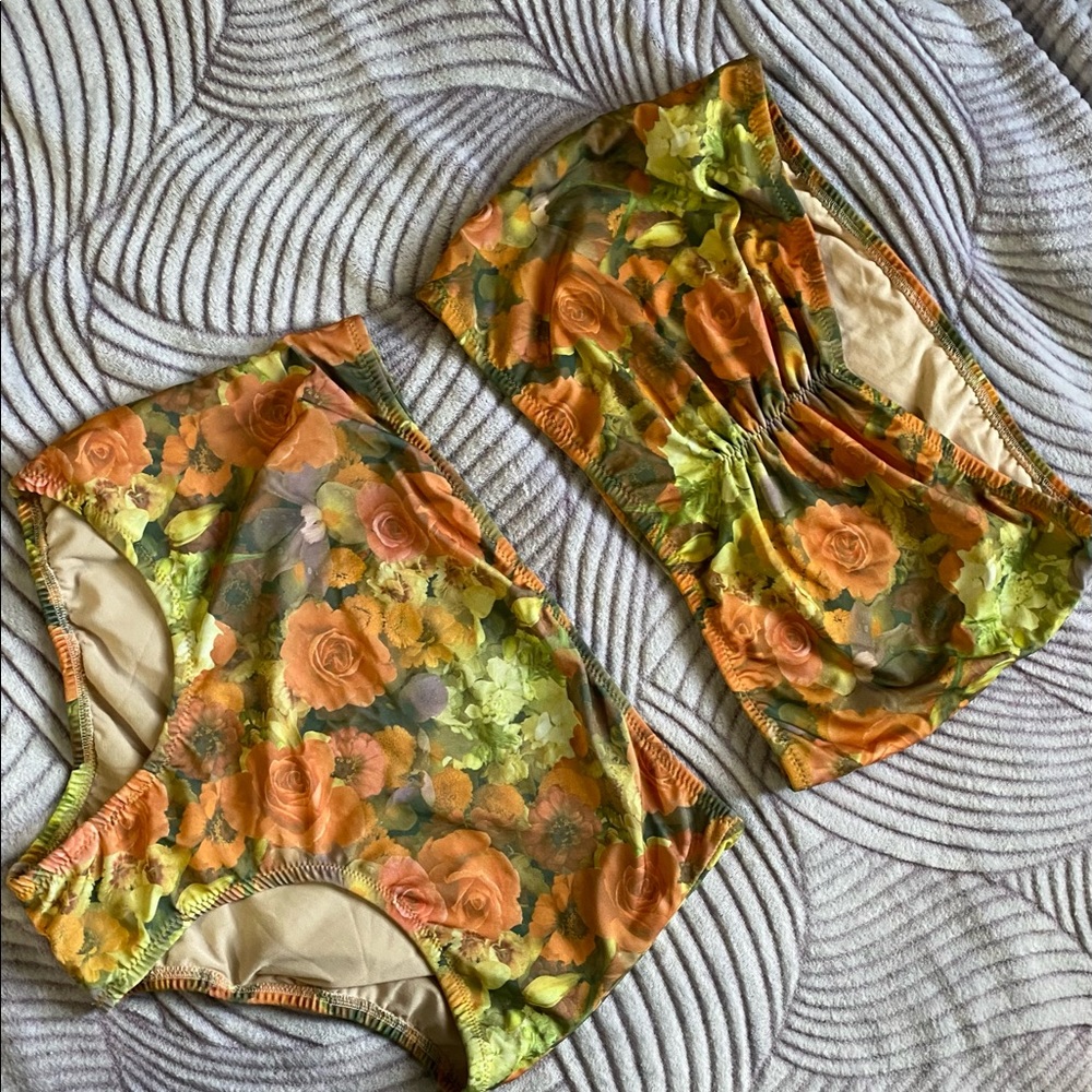 🚫🚫 SOLD 🚫🚫 Vintage Inspired Floral Plus Size Two Piece Swimsuit 1XL